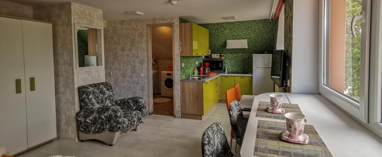 Central Riverside Apartments 杰卡布皮尔斯 外观 照片